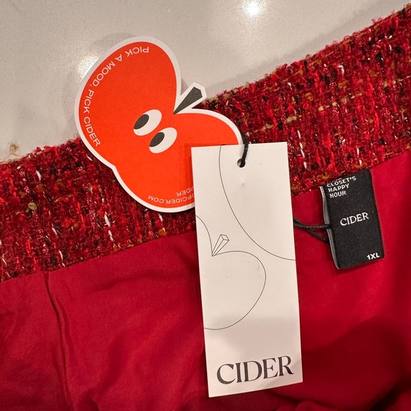 🌸Cider Size 1x Mini Skirt. Red with sparkle. NWT🌸 - Picture 7 of 7